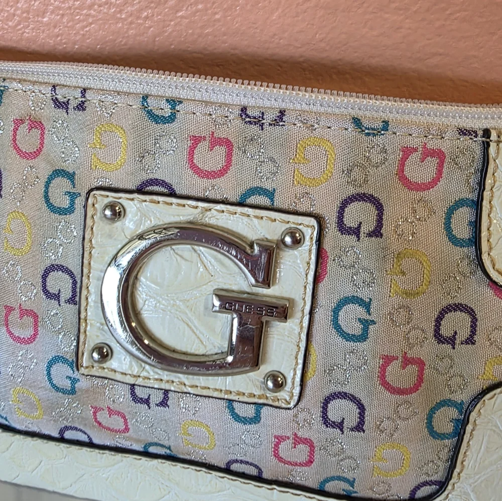 Guess Y2K Vintage Wristlet Candy Color Cream Clutch Retro G Logo Design